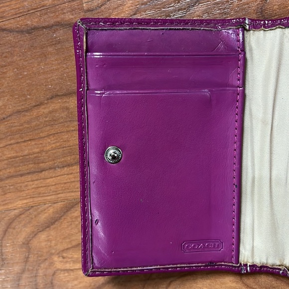Cranberry Coach card holder - Picture 3 of 6